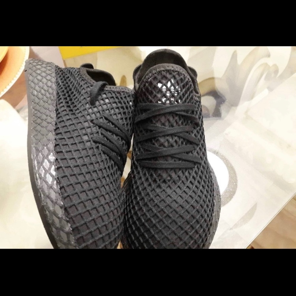 Mesh adidas tennis shoes